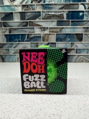 Nee Doh Fuzz Ball Flower Power - Green